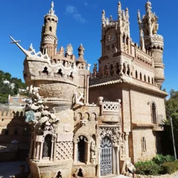 Colomares