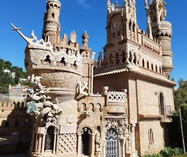 Colomares